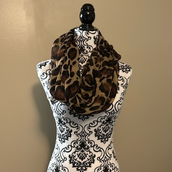 Infinity Scarf - Picture 1 of 1